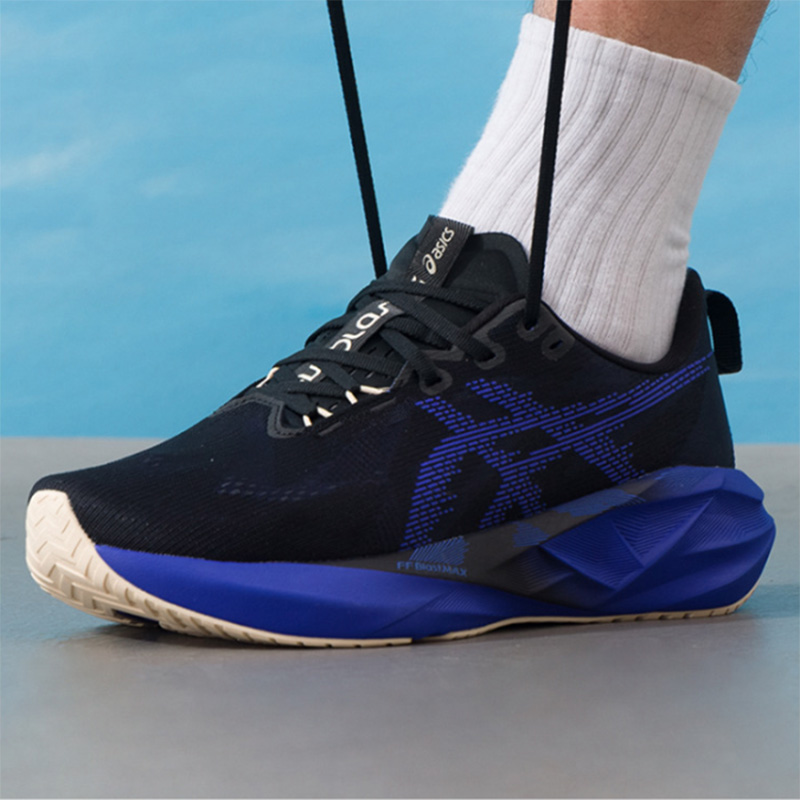 Asics NOVABLAST 5 Black Royal  - Running Gear Asics recension och pris